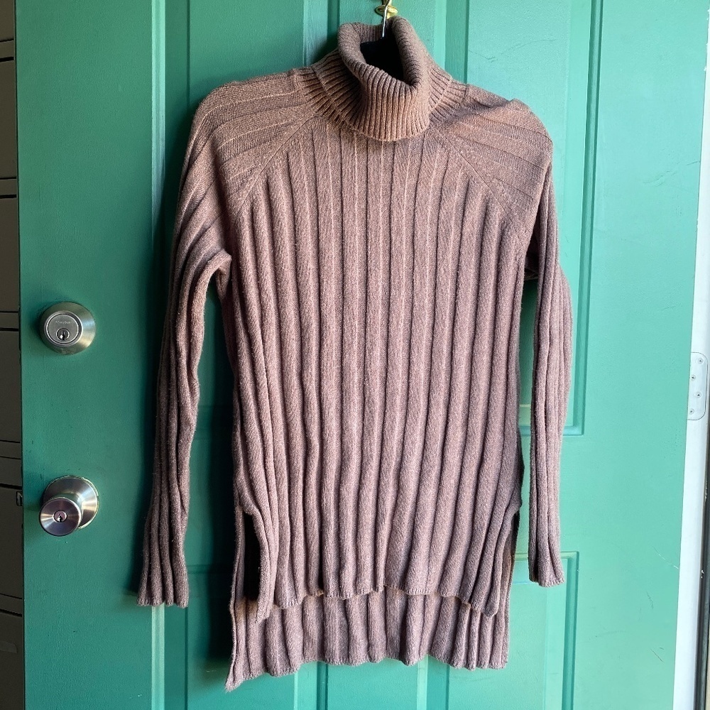 Sanctuary size small ribbed sweater. Mauve